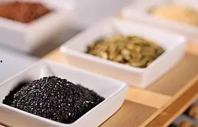 911吃瓜黑料红领巾,吃瓜群众视角下的黑料与红领巾真相
