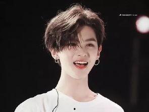 可爱的男明星网红