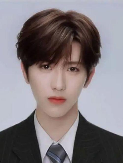 可爱的男明星网红